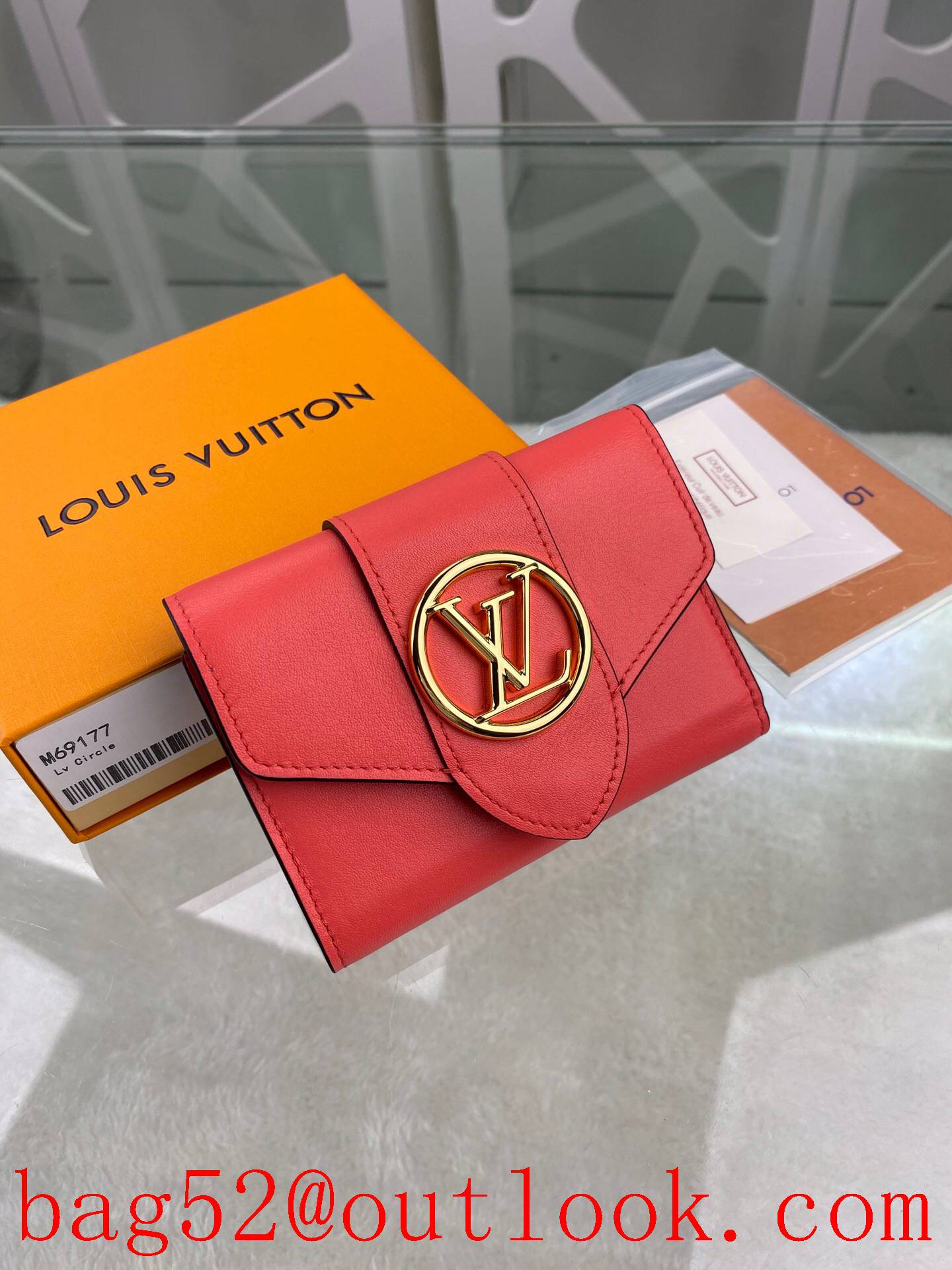 Louis Vuitton Pont 9 short red v blue lining cowhide lv Circle 3 folded wallet purse M69177