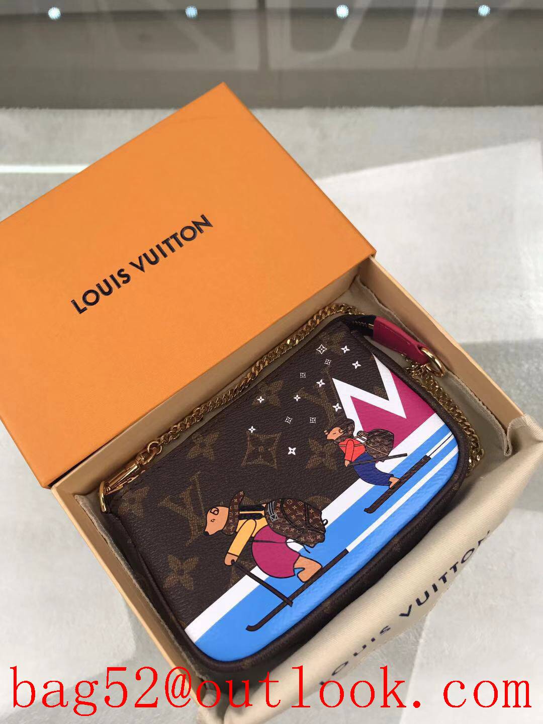 LV Louis Vuitton mini bear monogram chain wallet woc zipper purse bag M67769