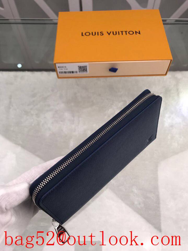 LV Louis Vuitton taiga leather large zipper passport card holder wallet purse M30515