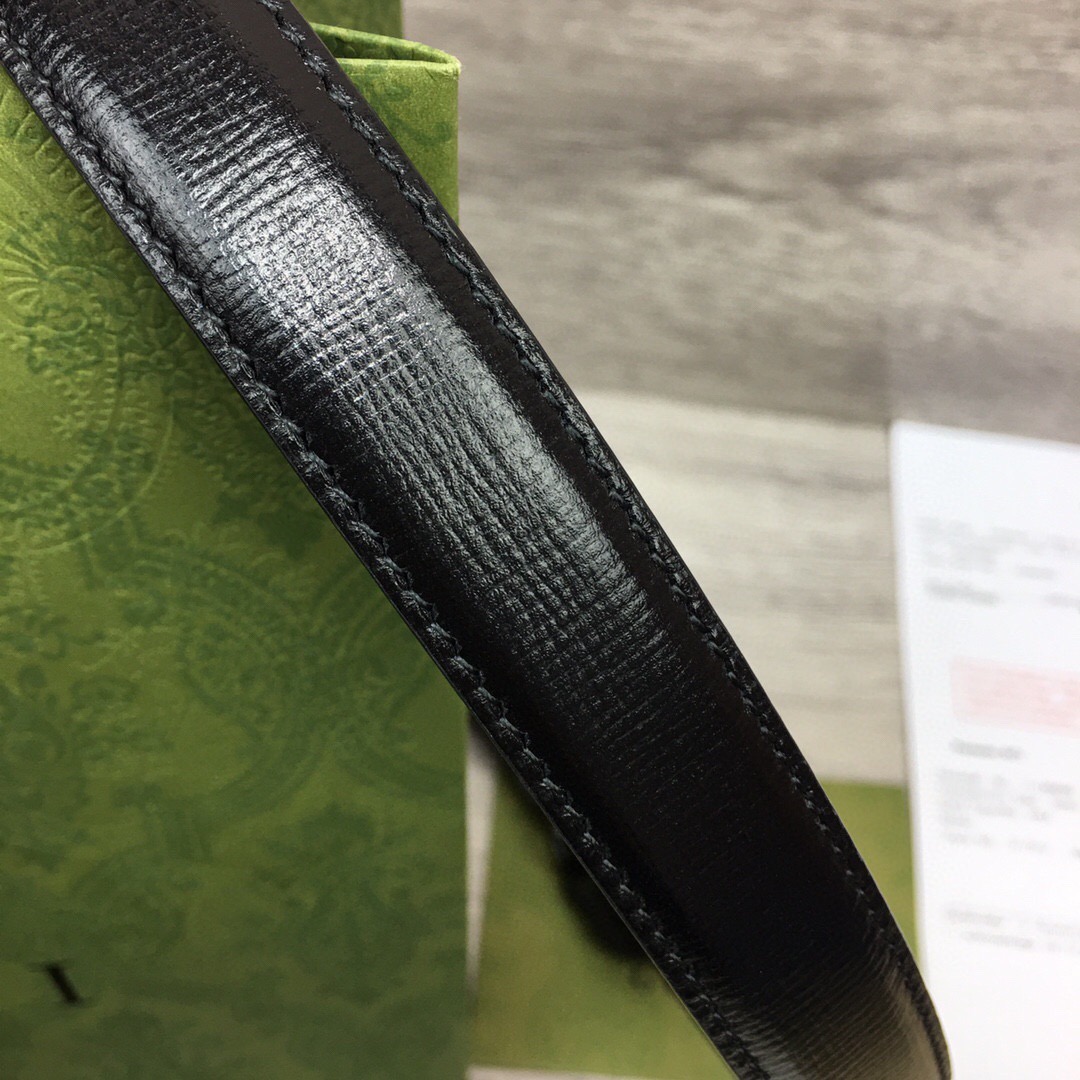 Gucci women 2cm width black leather v GG paint buckle belt