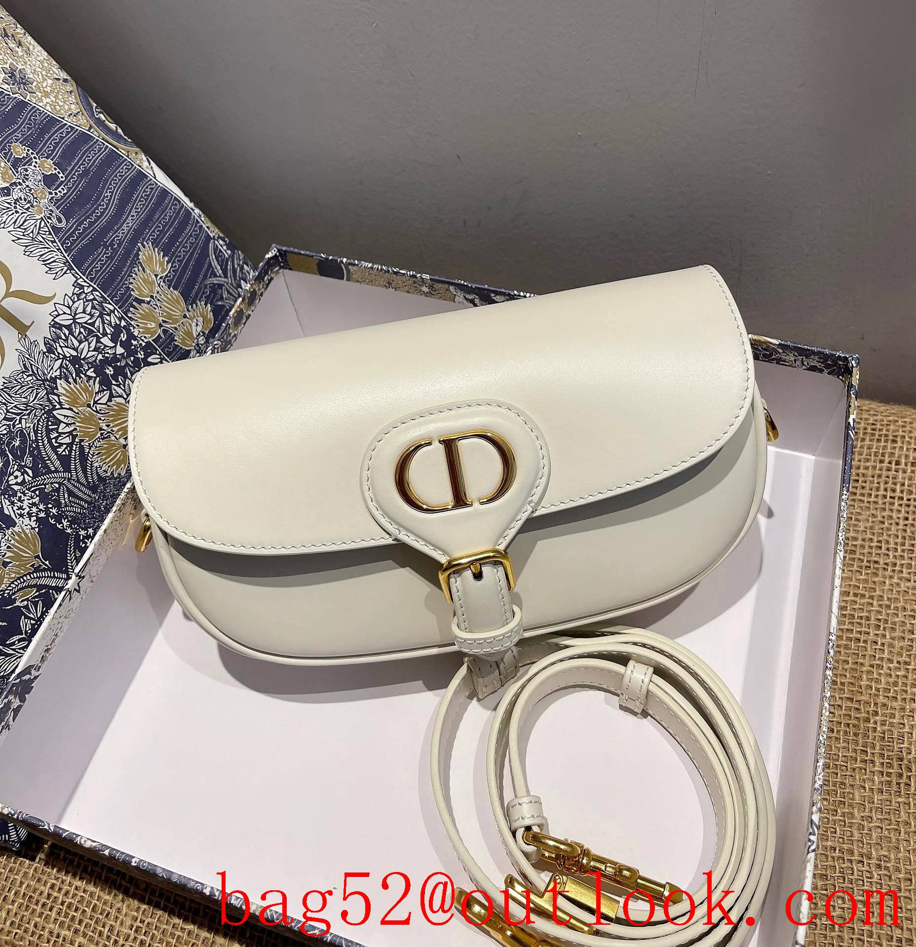 Dior Underarm Exquisite Handsome Hand Calfskin Premium Wear-Resistant Adjustable Shoulder Strap Large Capacity white bobby shoul