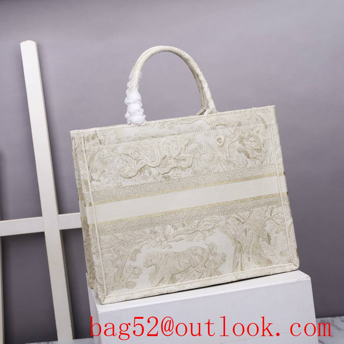 Dior Christmas limited-edition gold thread series luxurious color matching cream tote large bag