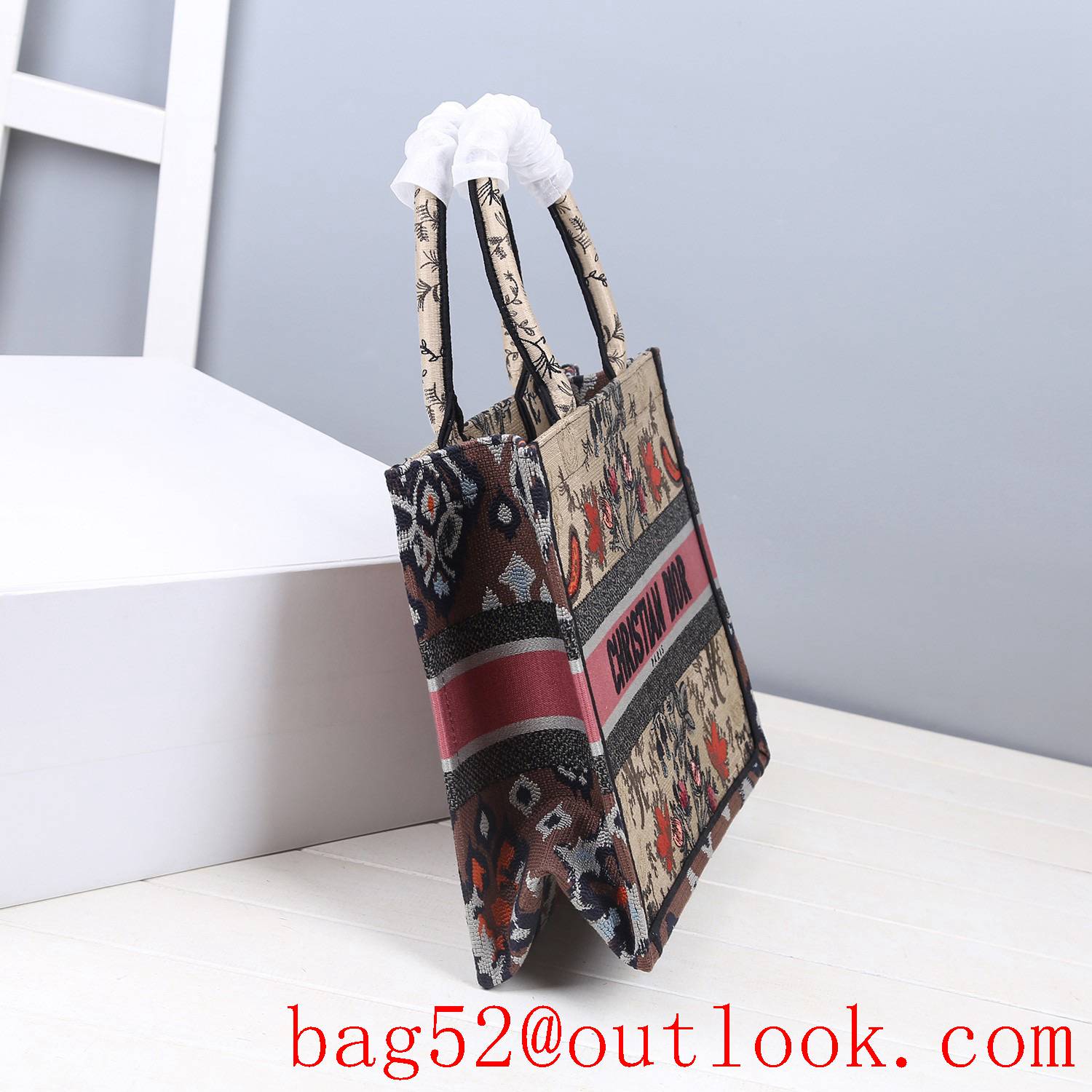 Dior small Mushroom printing Exquisite embroidery craftsmanship flower tote handbag