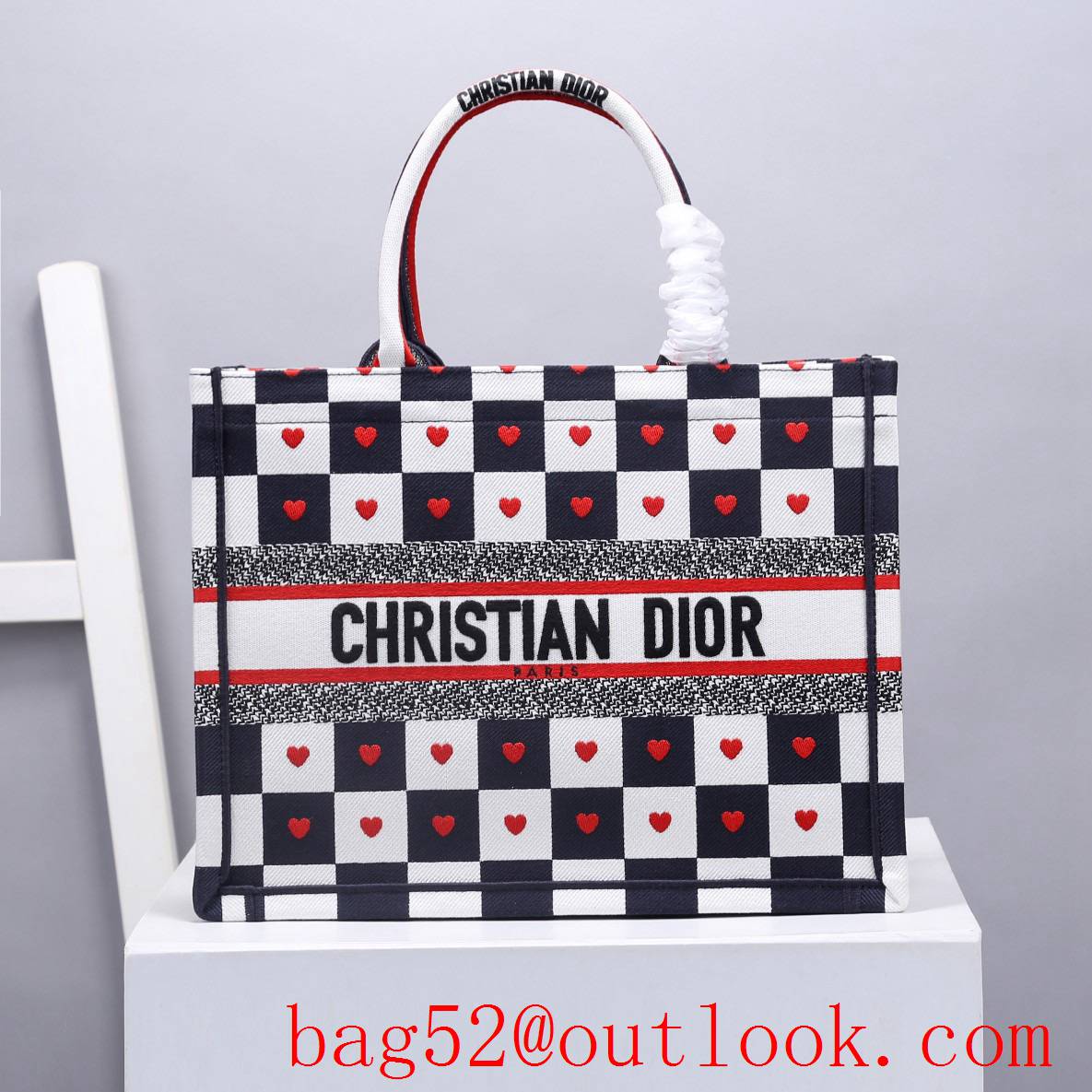 Dior black white lattice red lover small heart Chinese Valentine's Day limited edition Dioramour book tote small bag