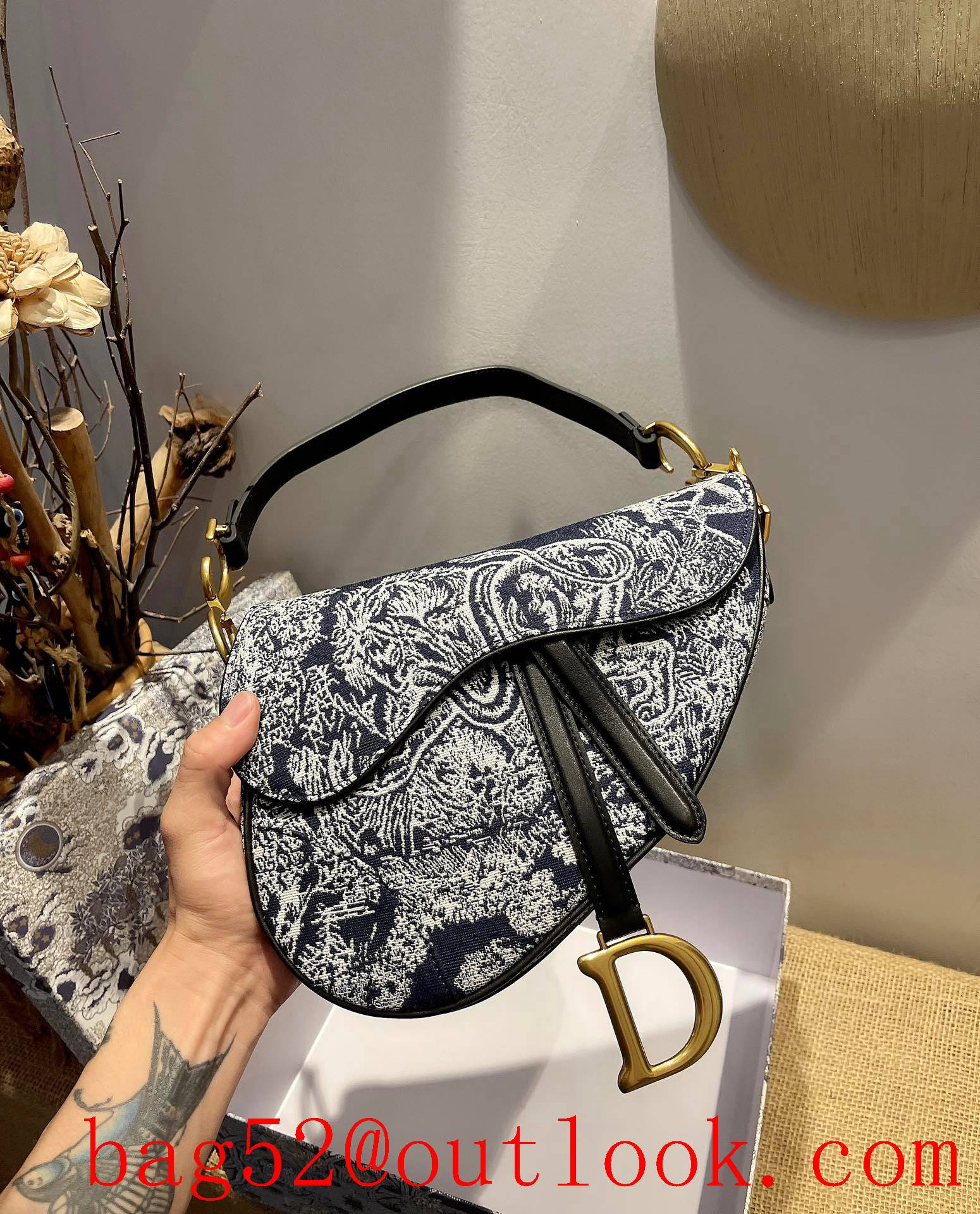 Dior white flower metal CD logo shoulder crossbody oblique saddle Anti-IT handbag bag