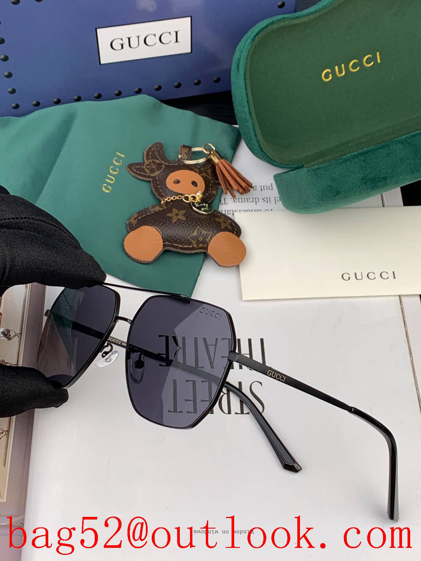 Gucci Men's colorful pilot polarized sunglasses