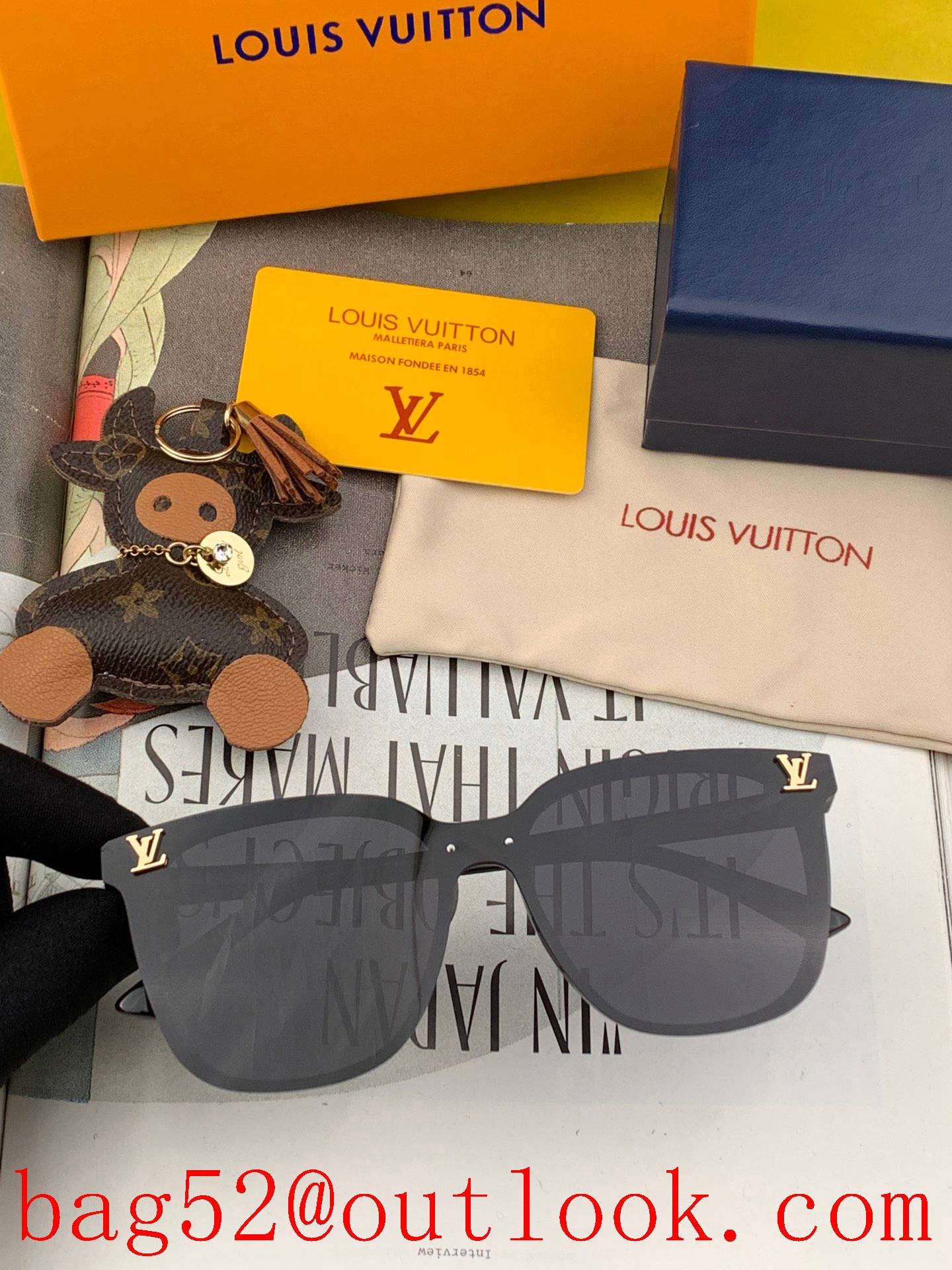 LV Louis Vuitton trendy square sunglasses