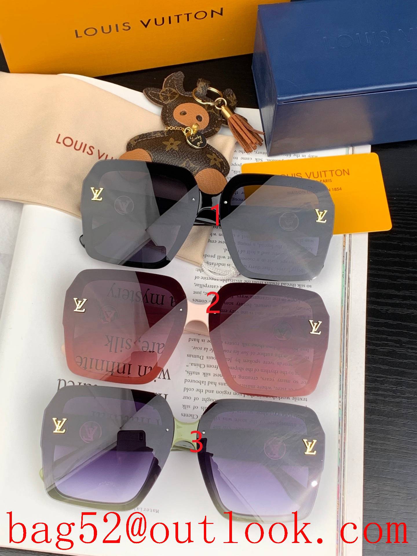 LV Louis Vuitton iconic mirror leg sunglasses