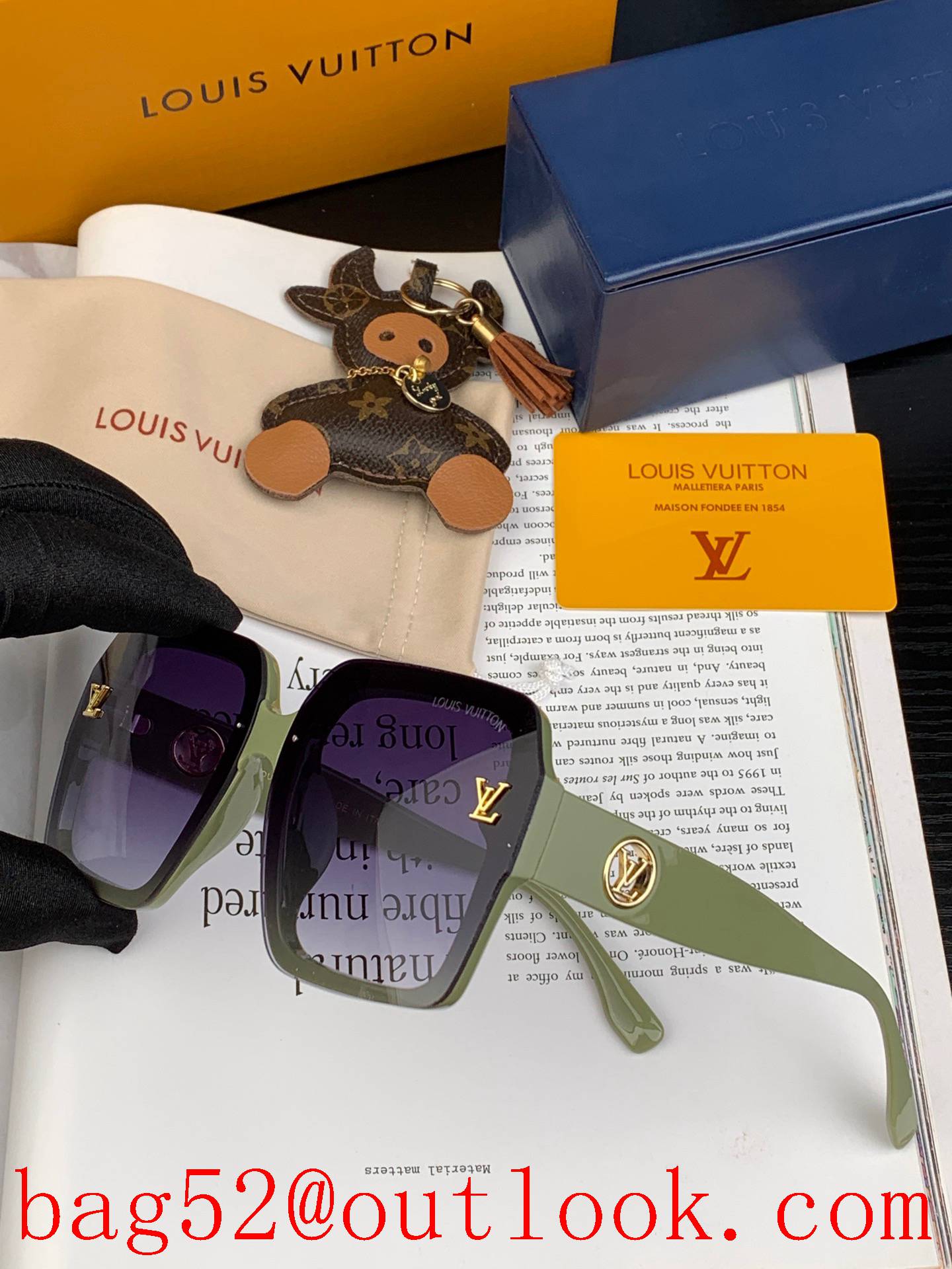 LV Louis Vuitton iconic mirror leg sunglasses