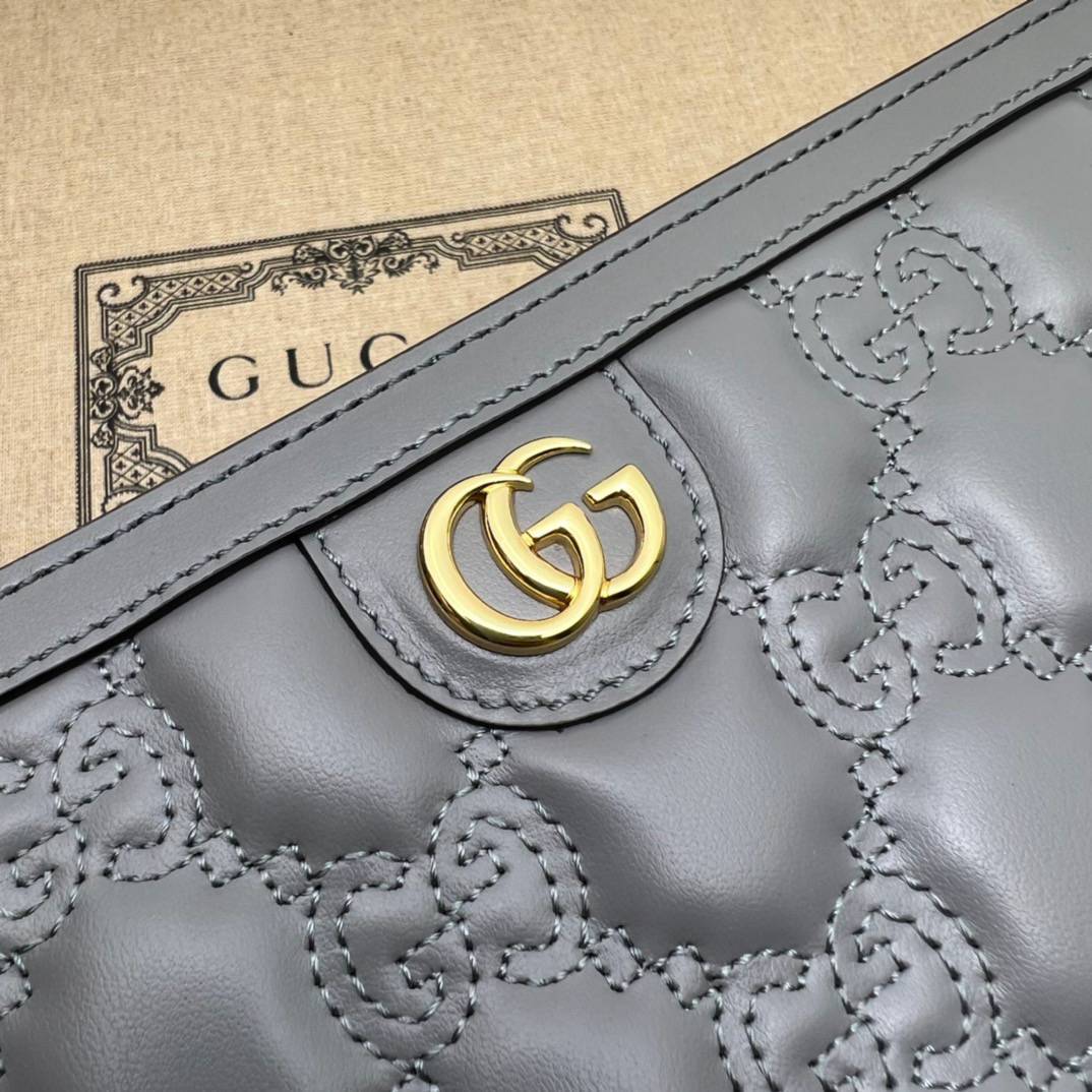 Gucci GG Matelasse Greay Leather Clutch 723780 Bag