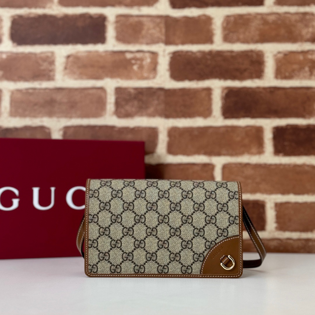 Gucci GG Emblem Mini Shoulder Bag Handbag 820688 Brown