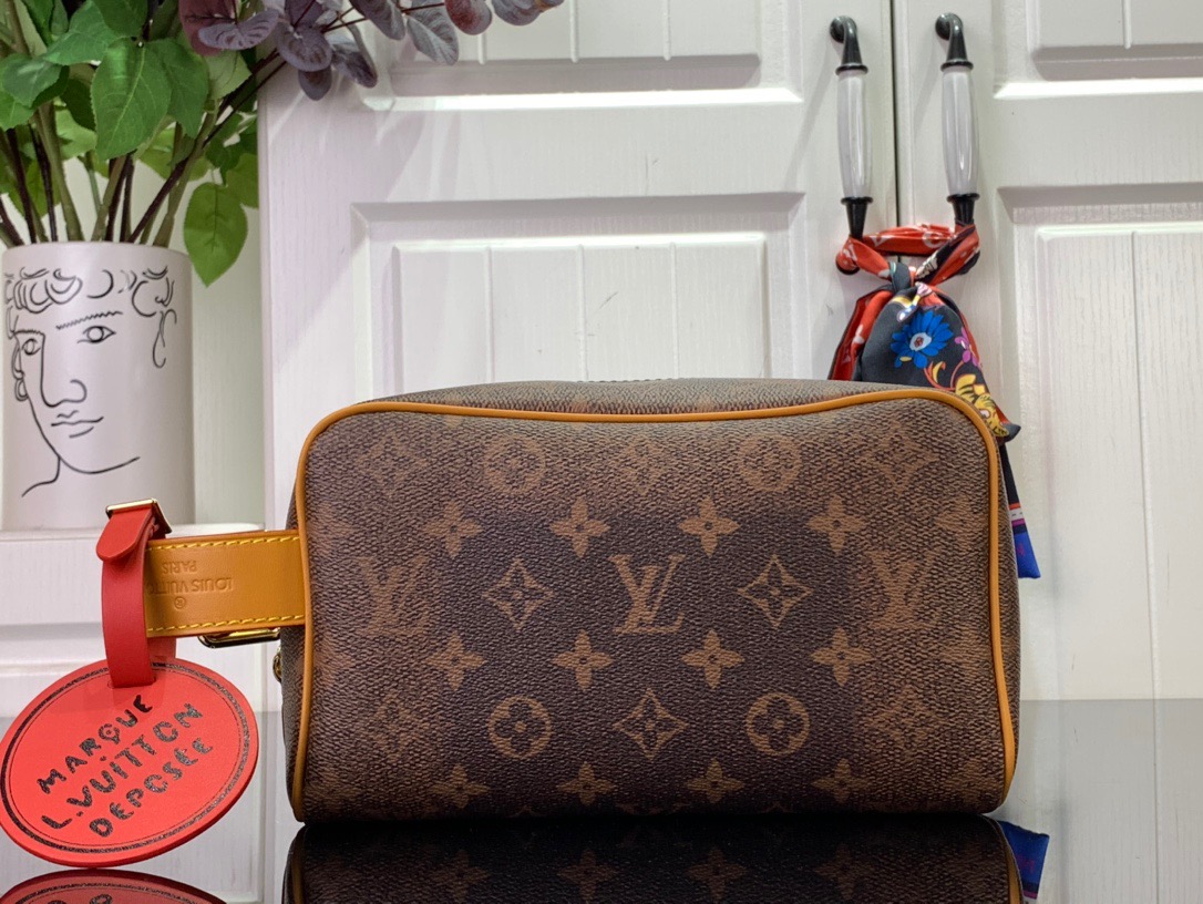 Louis Vuitton LV Monogram Locker Dopp Kit Toiletry Bag Handbag M11765 Brown