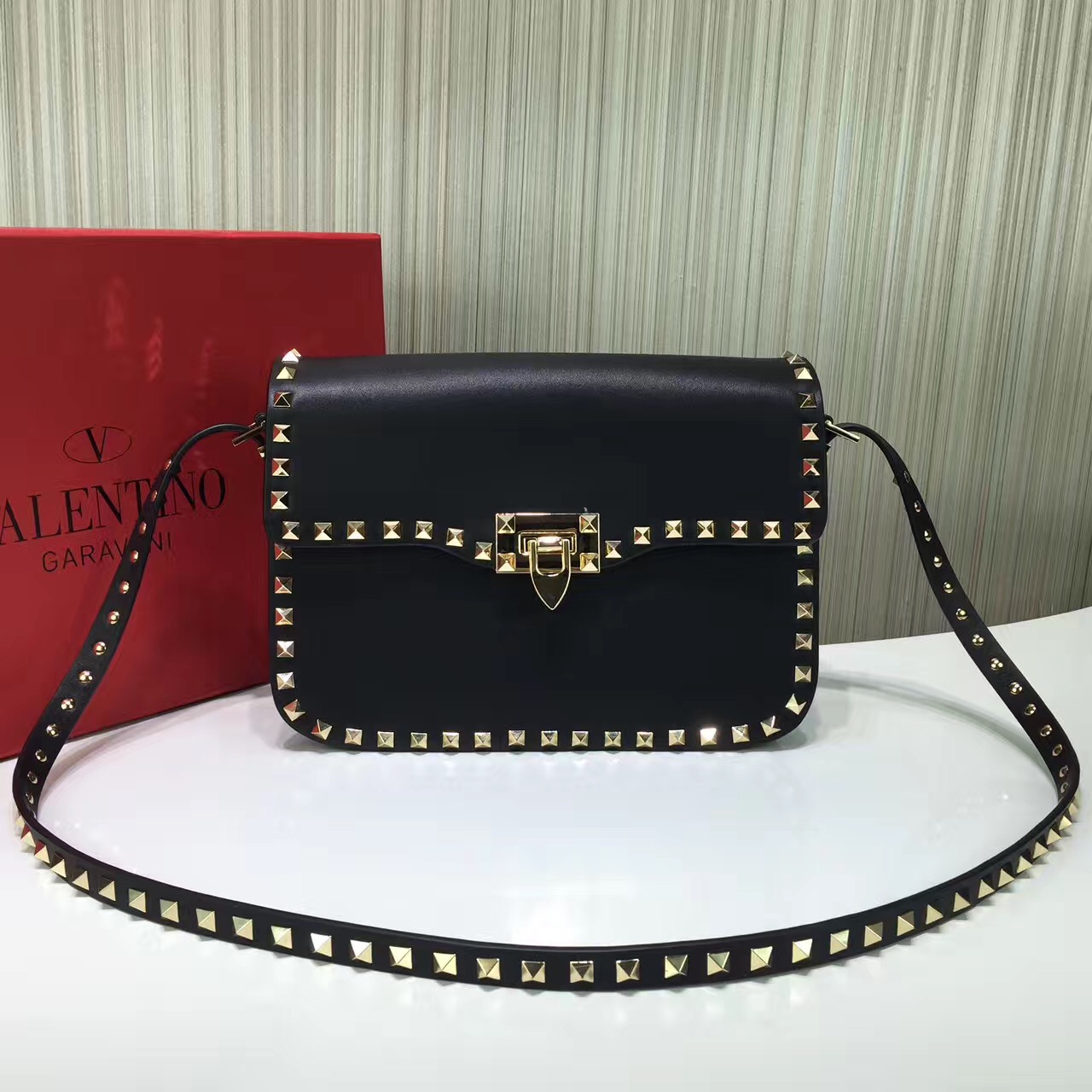 valentino black rockstud shoulder handbags