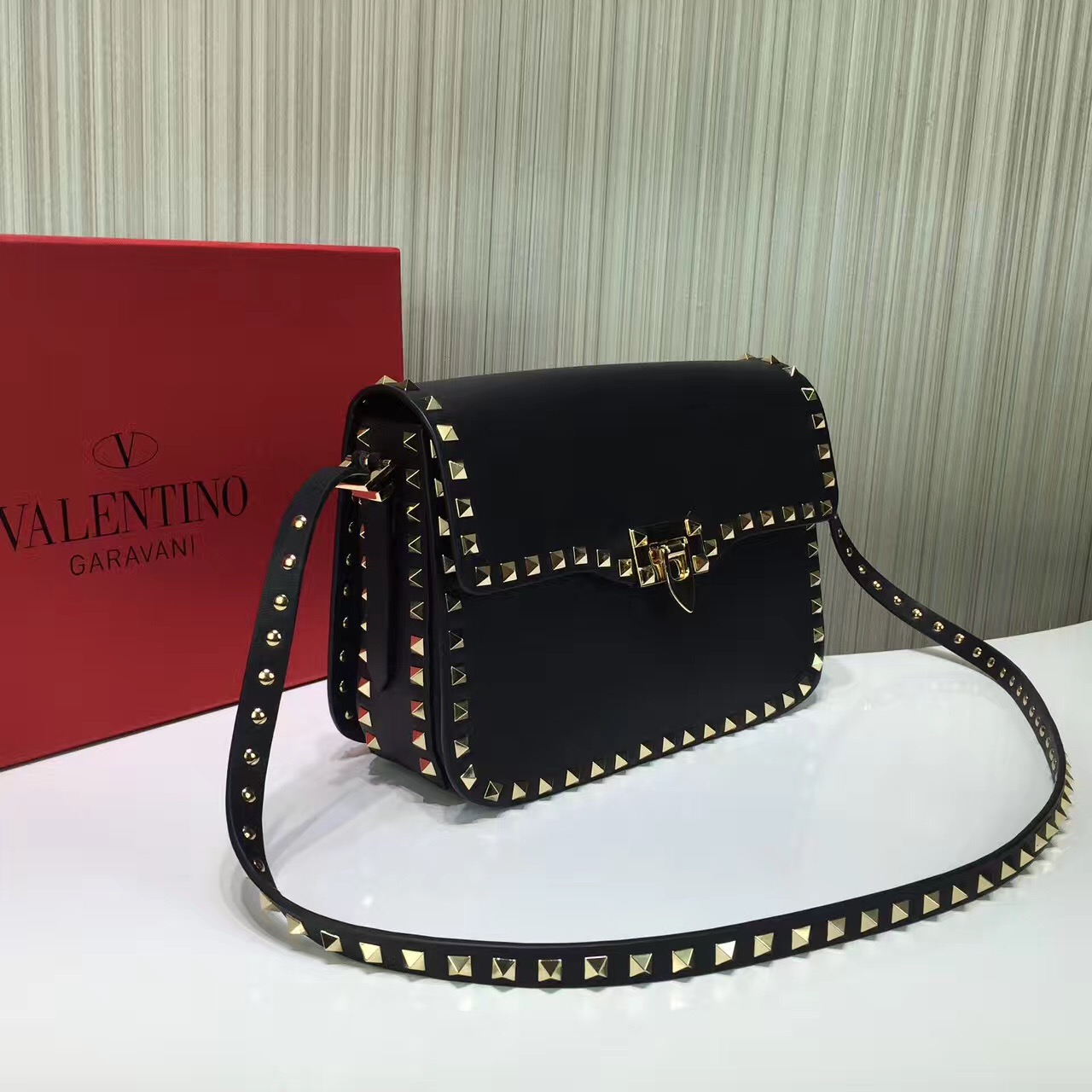 valentino black rockstud shoulder handbags