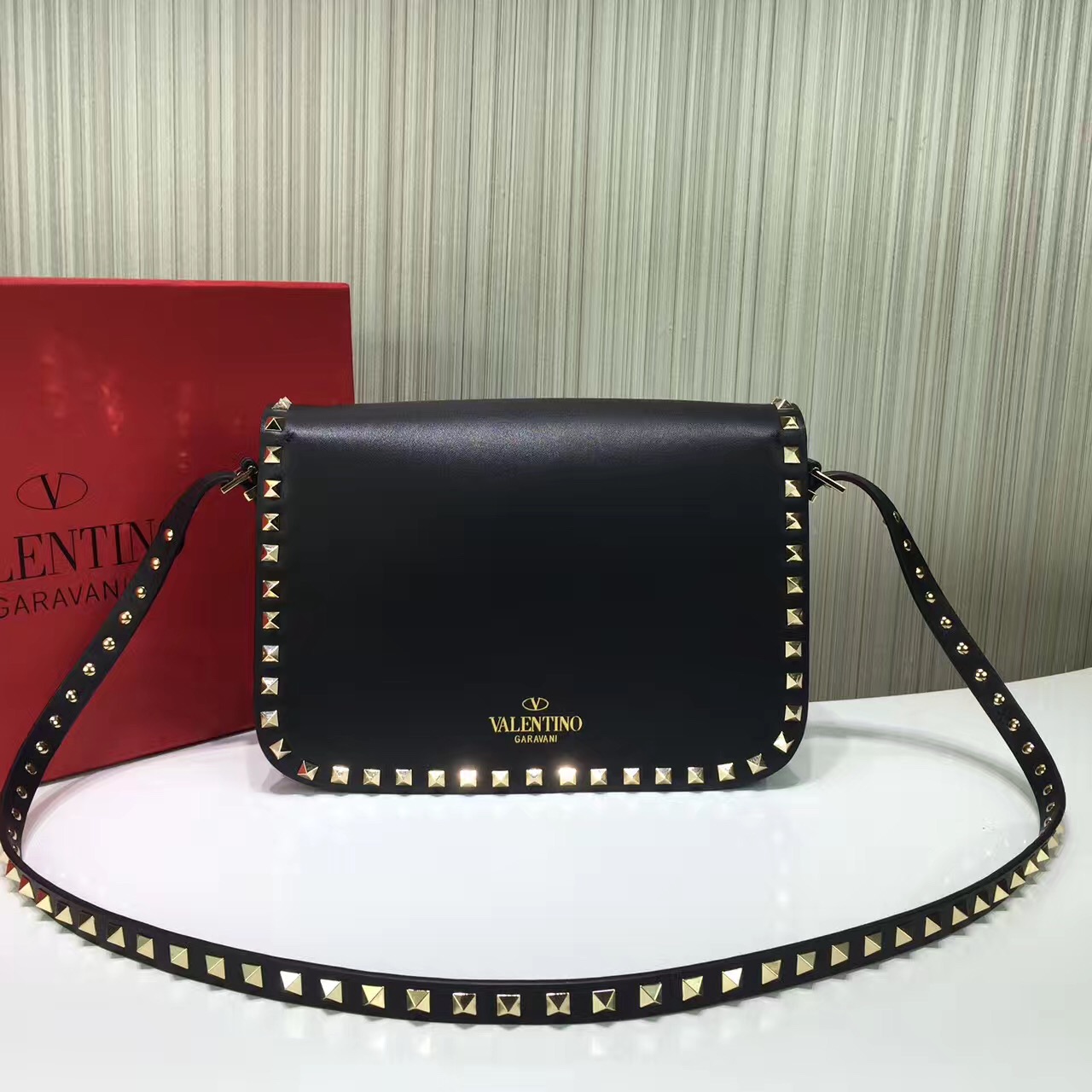 valentino black rockstud shoulder handbags