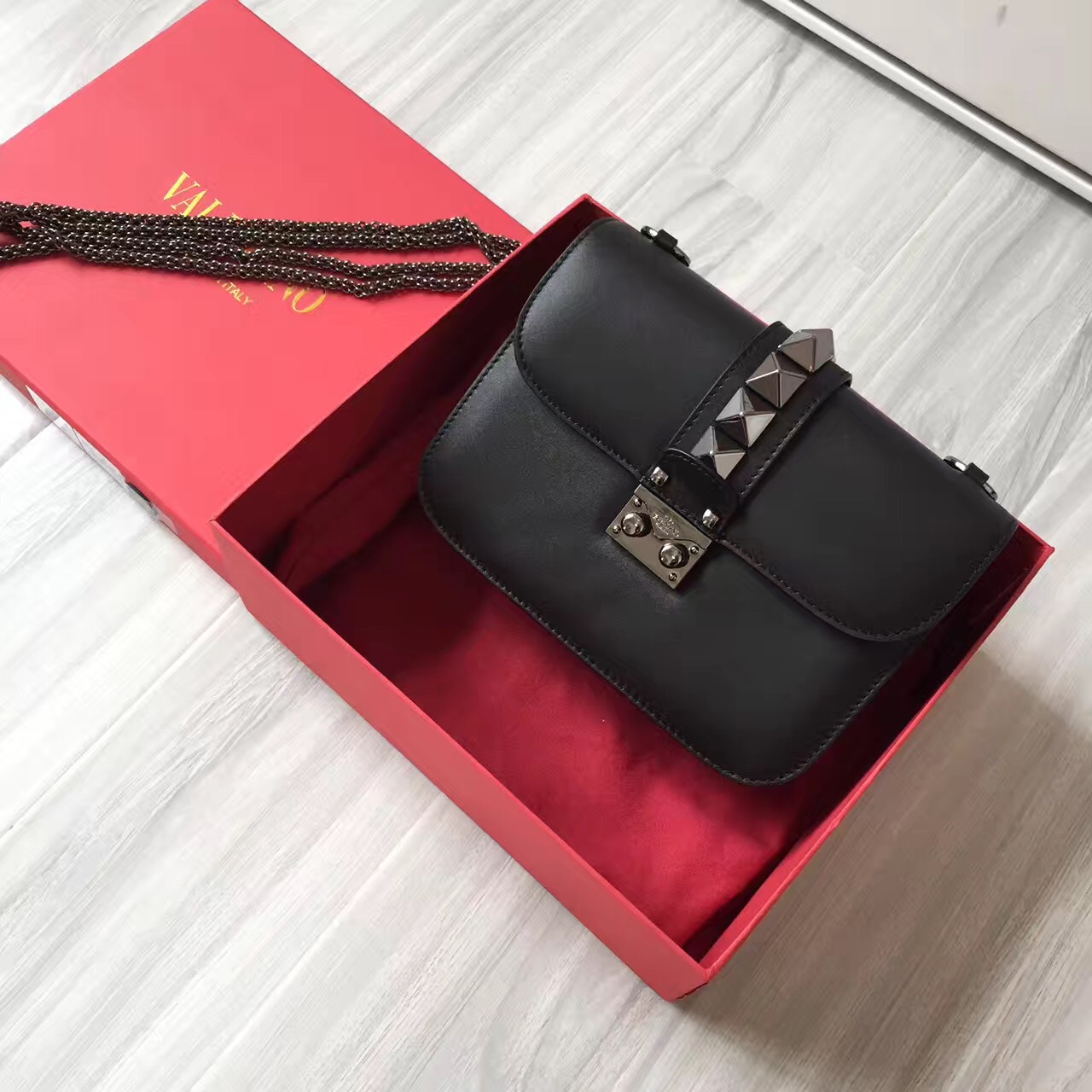 valentino small chain black cross body handbags