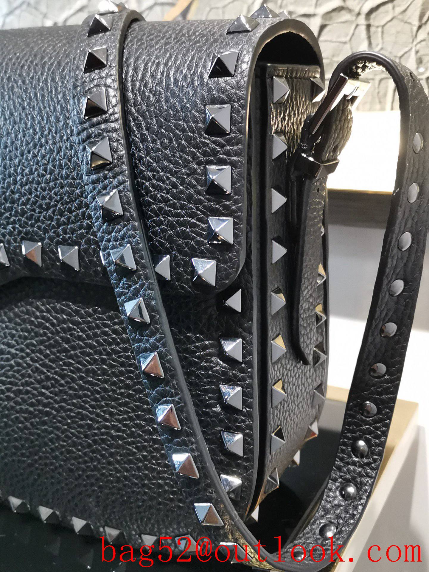 Valentino Rockstud Large Grainy Calfskin Shoulder Bag Black 0936A