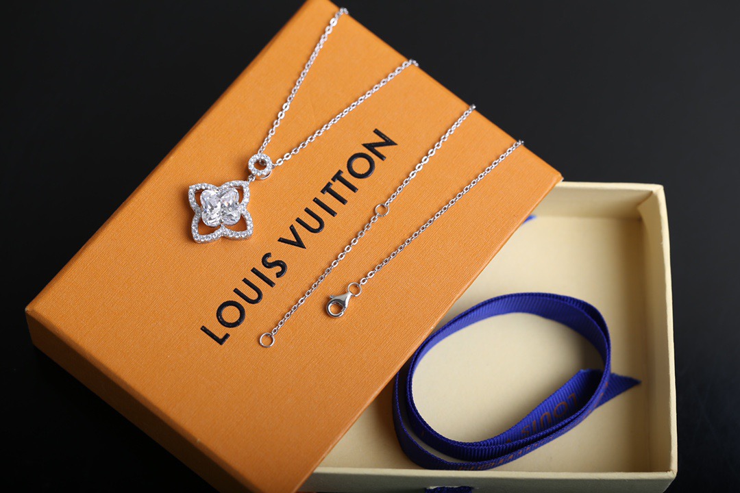 Louis Vuitton LV Hot Sale Les Ardentes 18K Necklace in Silver
