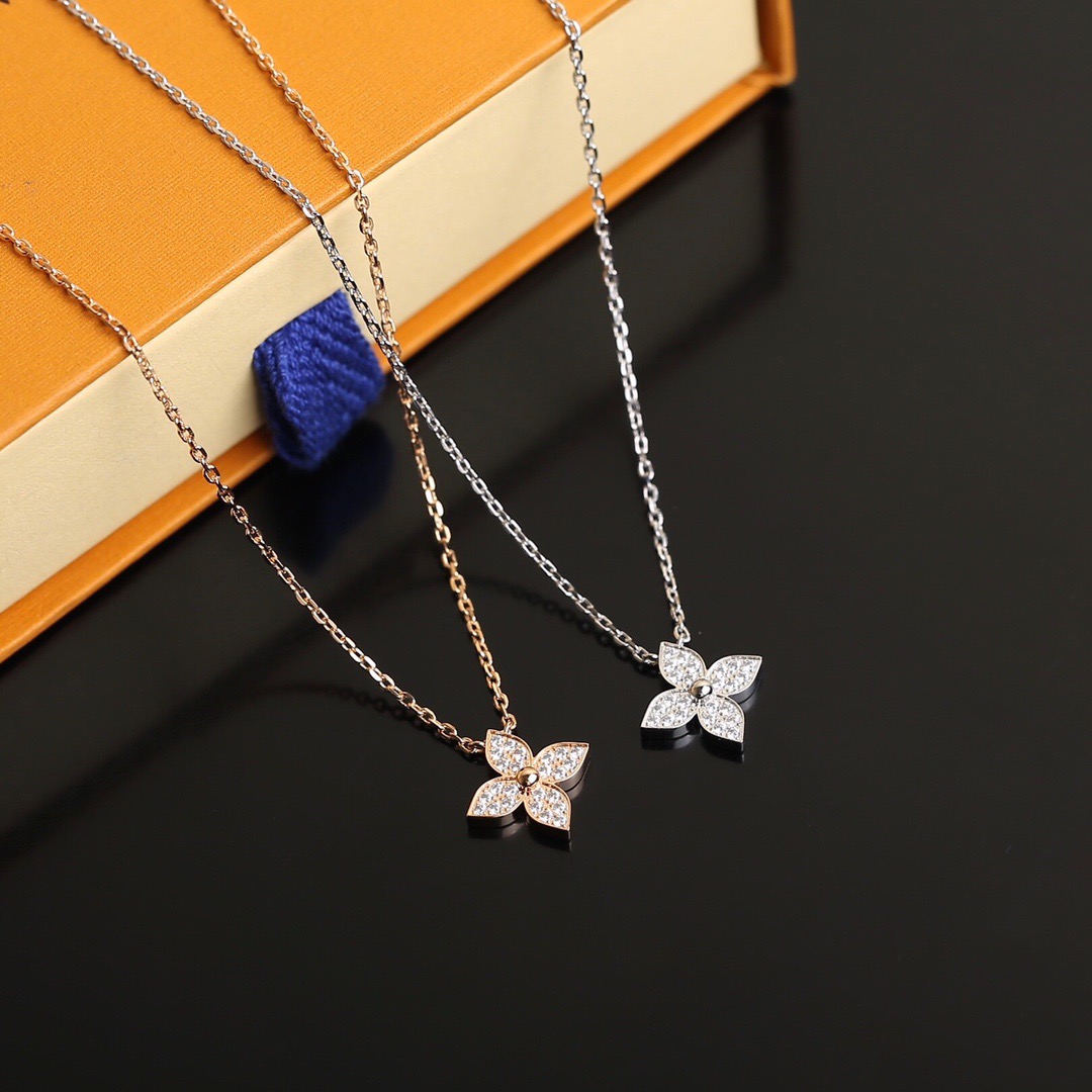 Louis Vuitton LV Star Blossom Necklace Gold Silver
