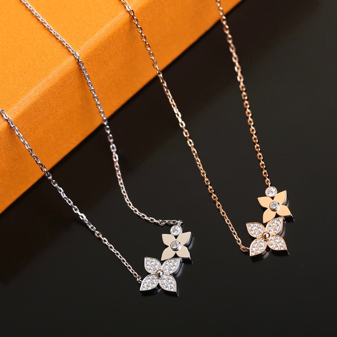 Louis Vuitton LV Monogram Flower Star Blossom Necklace