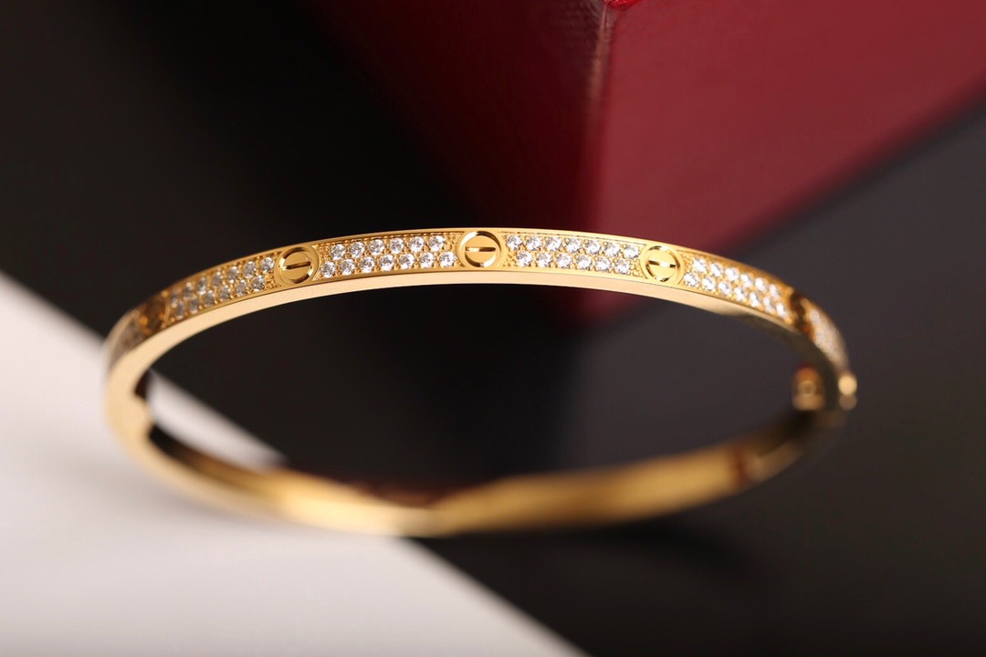 Cartier Love 18K Bracelet Bangle with Full Diamonds Gold